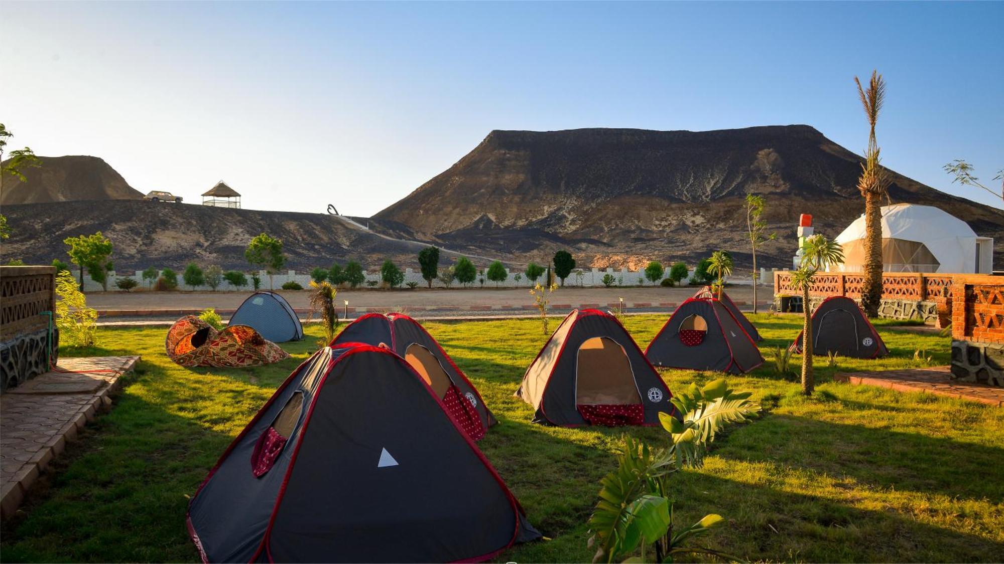 B&W Sahara Sky Camp Hotel Farafra Exterior photo